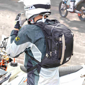 Kriega R15 motorcycle backpack with Quadloc-Lite belt system, Cordura hip belt, 15 litres